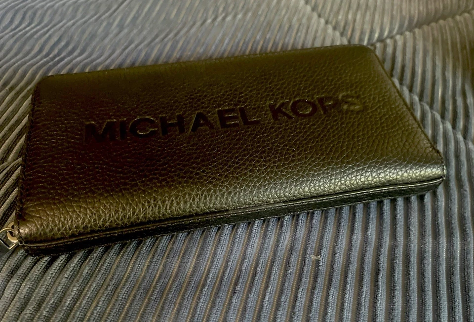Michael Kors Black Leather Zip Around Wallet EXCELLENT CONDITION!! - Image 3 of 4
