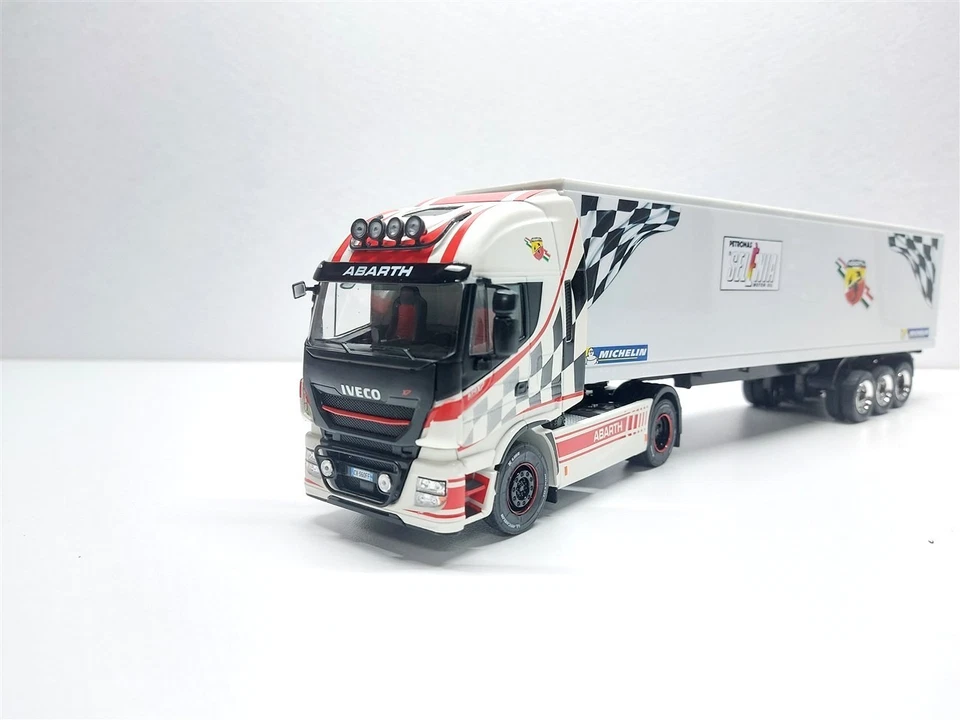 Camion Iveco Stralis XP570 Hi-Way Trasporter Abarth Fiat Racing 1/43 Artigianale - Immagine 3 di 4