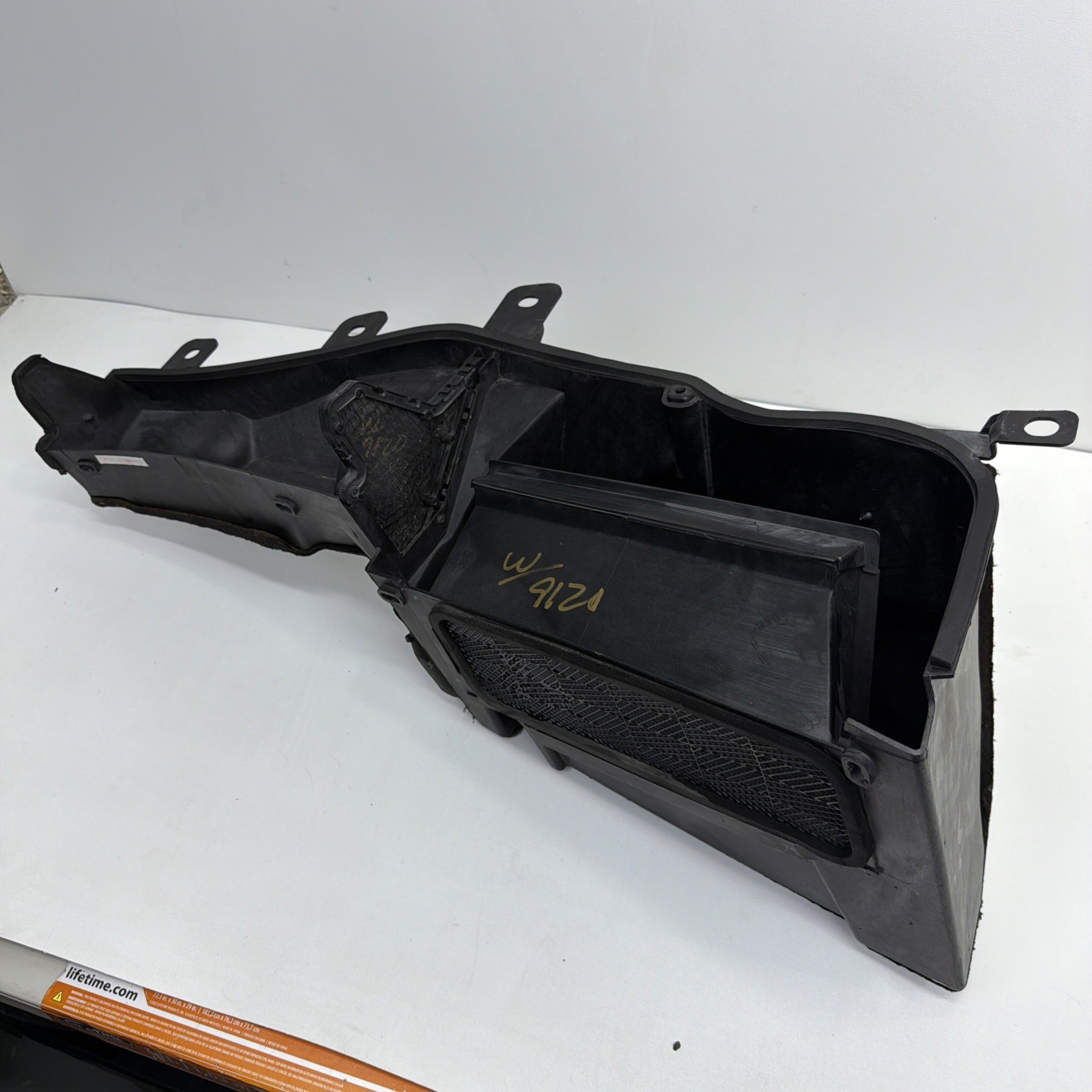 🟢2014-2020 MASERATI QUATTROPORTE UNDER COWL AIR FILTER HOUSING OEM.🟢