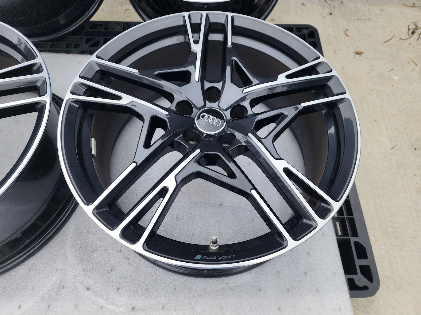 2015~2023 AUDI R8 V10 FORGED 20" WHEELS OEM RIMS