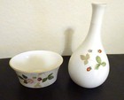 2 Wedgwood Bone China Wild Strawberry bud vase open sugar bowl wrapping paper — photo 5