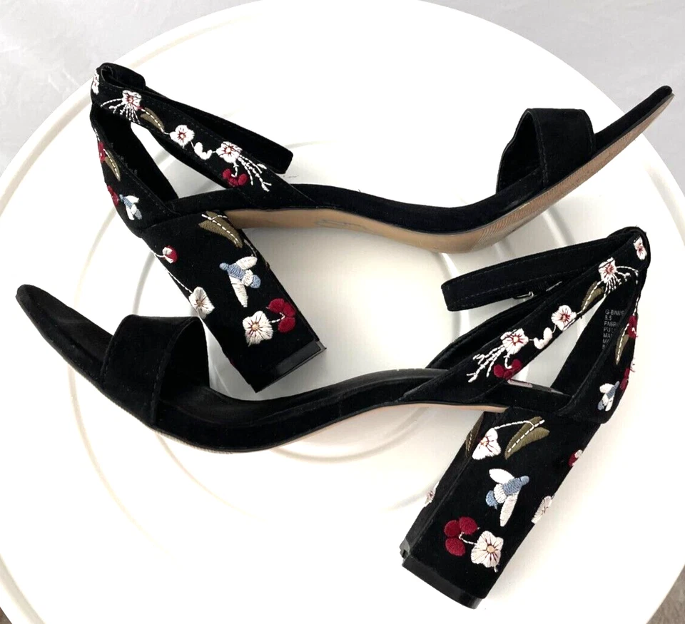 Tacones Madden Girl de terciopelo negro punta abierta hebilla bordada correa al tobillo 8,5 Foto 4 de 4