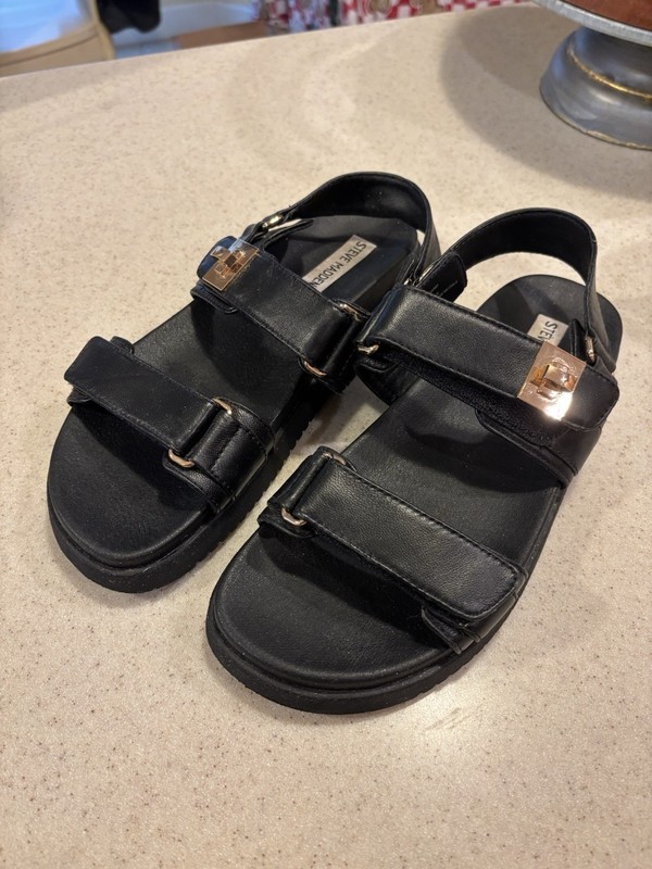 Steve Madden Women's Mona Leather Sandal Black Leather Size 8M