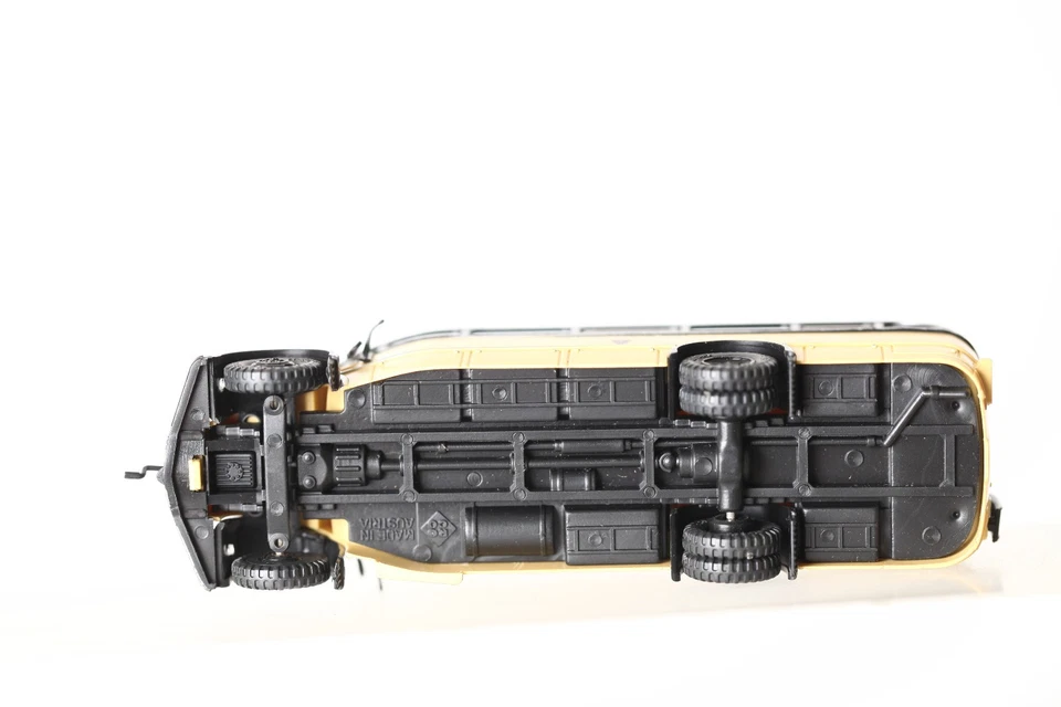 Roco 1:87 Saurer Komet Reisebus Österreichische Post beige schw (332003) A5951A - Bild 4 von 4