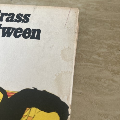 THE BRASS GO-BETWEEN - BOOK CLUB EDITION SIGNED BY AUTHOR - Imagen 6 de 16