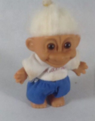troll with white hair