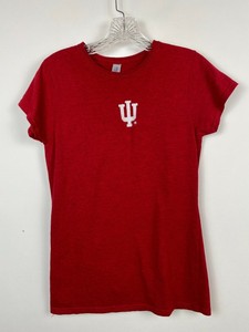 simple red t shirt