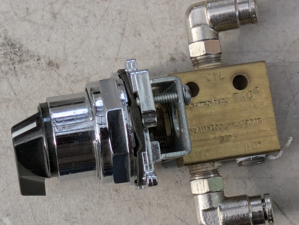 HUMPHREY TAC VALVE 31P con interruptor selector ¿Usado? Foto 3 de 4