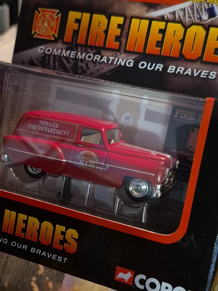 2002 Corgi Fire Heroes 1953 Pontiac Van 1/43 - Image 3 of 4