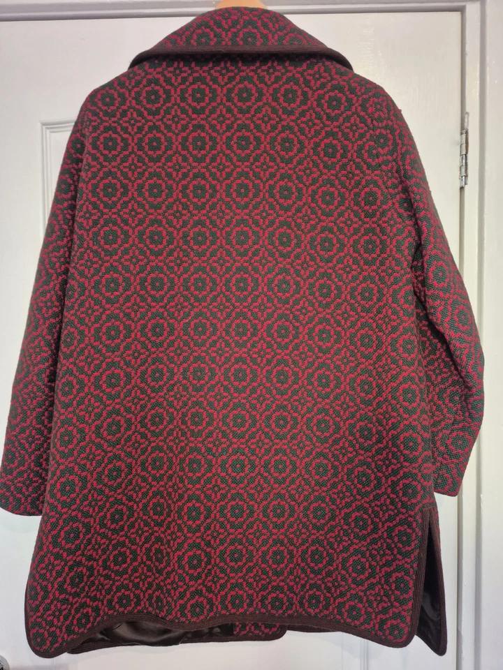 Original Vintage Welsh Wool Tapestry Coat Size UK 14 - 16 Green/Brown/Red - Image 2 of 4