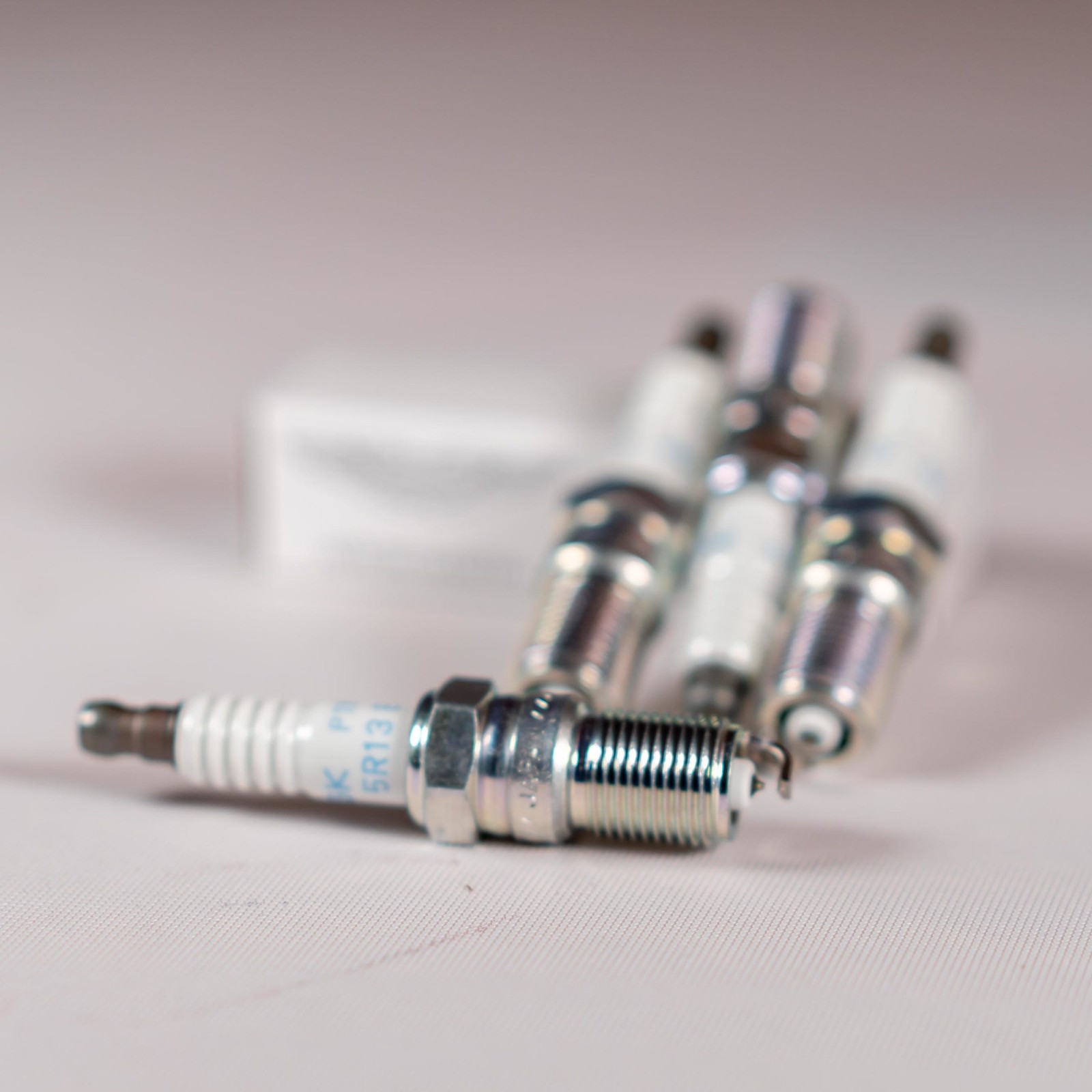 Aston Martin DB9 DBS Vanquish Rapide Virage V12 Vantage Zagato Spark Plugs Set