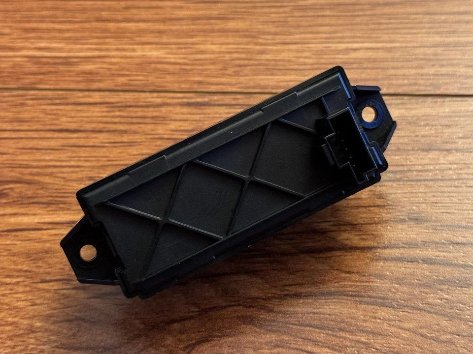 W209 03-09 Mercedes CLK Class Convertible Roof Top Control Switch Button - Image 4 of 4