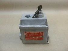 CURLEE ECDS-2-L5-A2XK HAZARDOUS LOCATION KEY SWITCH WITH KEYS EXPLOSION PROOF