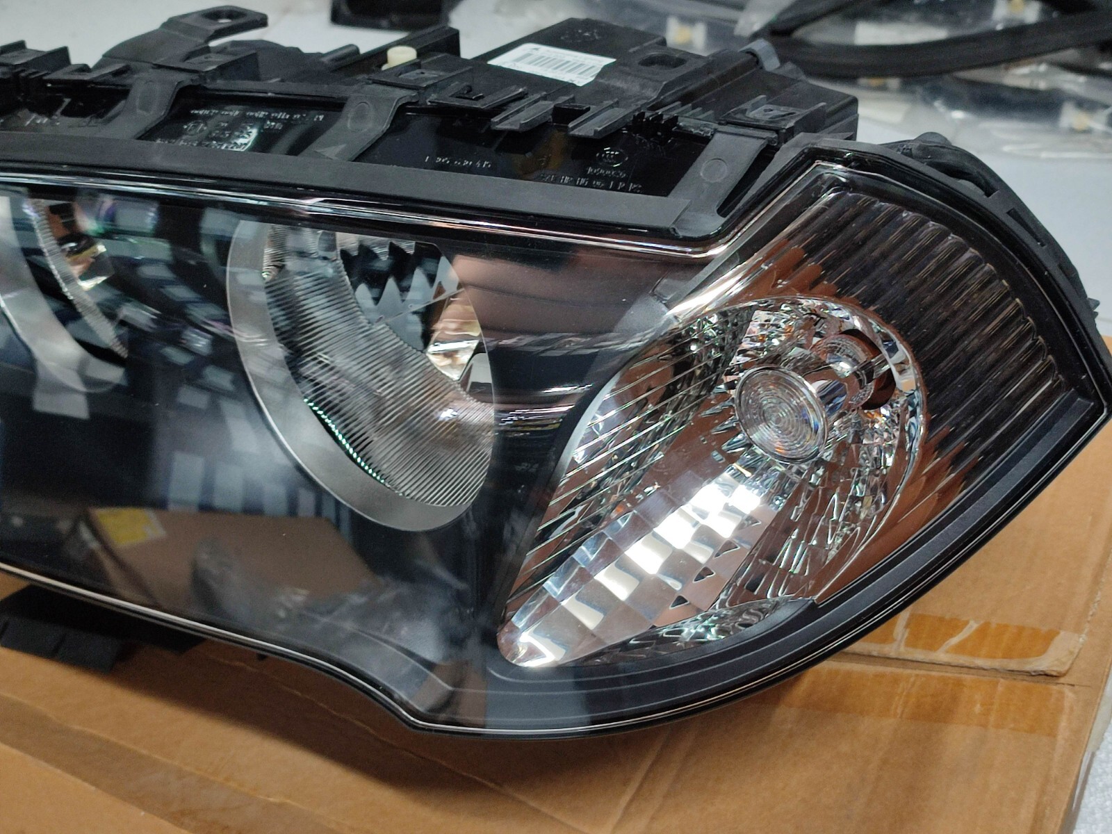 BMW X3 E83 headlight left white turn indicator Euro !!NEW 