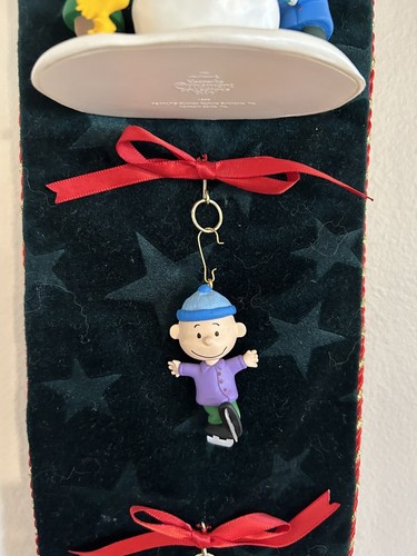 Hallmark 1980’s Set Of 5 Retired Skating PeanutsOrnaments EUC; Hanger Not Includ - Picture 5 of 14