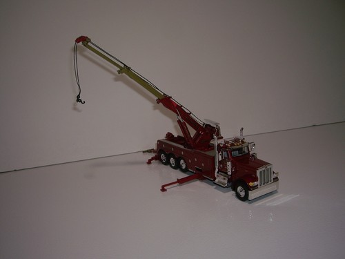 DCP FIRST GEAR 1/64 TRI-STATE TOWING RED PETE 389 & 1150 CENTURY ROTATOR WRECKER - Picture 9 of 10
