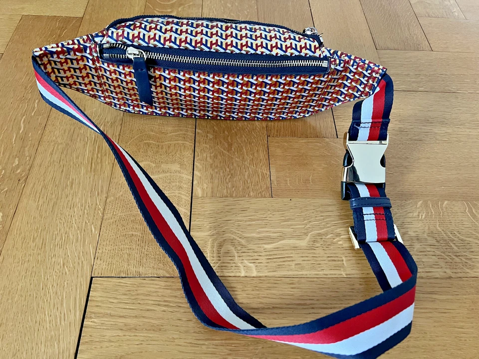 Tommy Hilfiger multicoloured medium fanny pack - Image 2 of 4