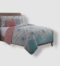 VCNY Home Blue Windsor 5-Piece Medallion Reversible Quilt Set, Queen Size