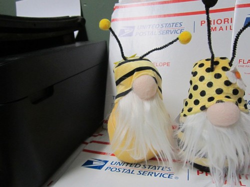Bee Gnomes w Sentiment Set of 4 Plush Polyester Antennae NEW, S4 - Picture 7 of 11