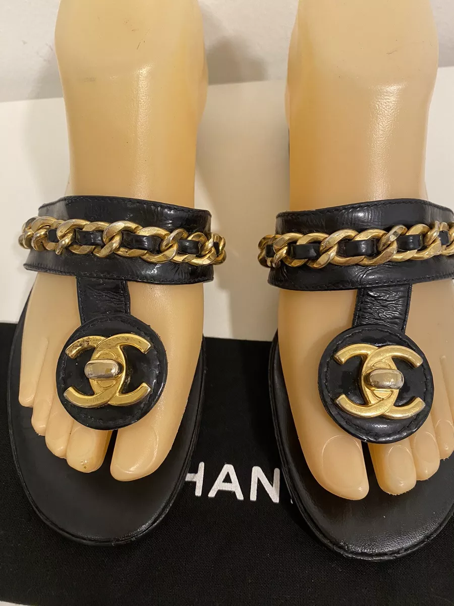 Chanel Pre-owned 2010 CC chain-detail Slide Sandals - Green