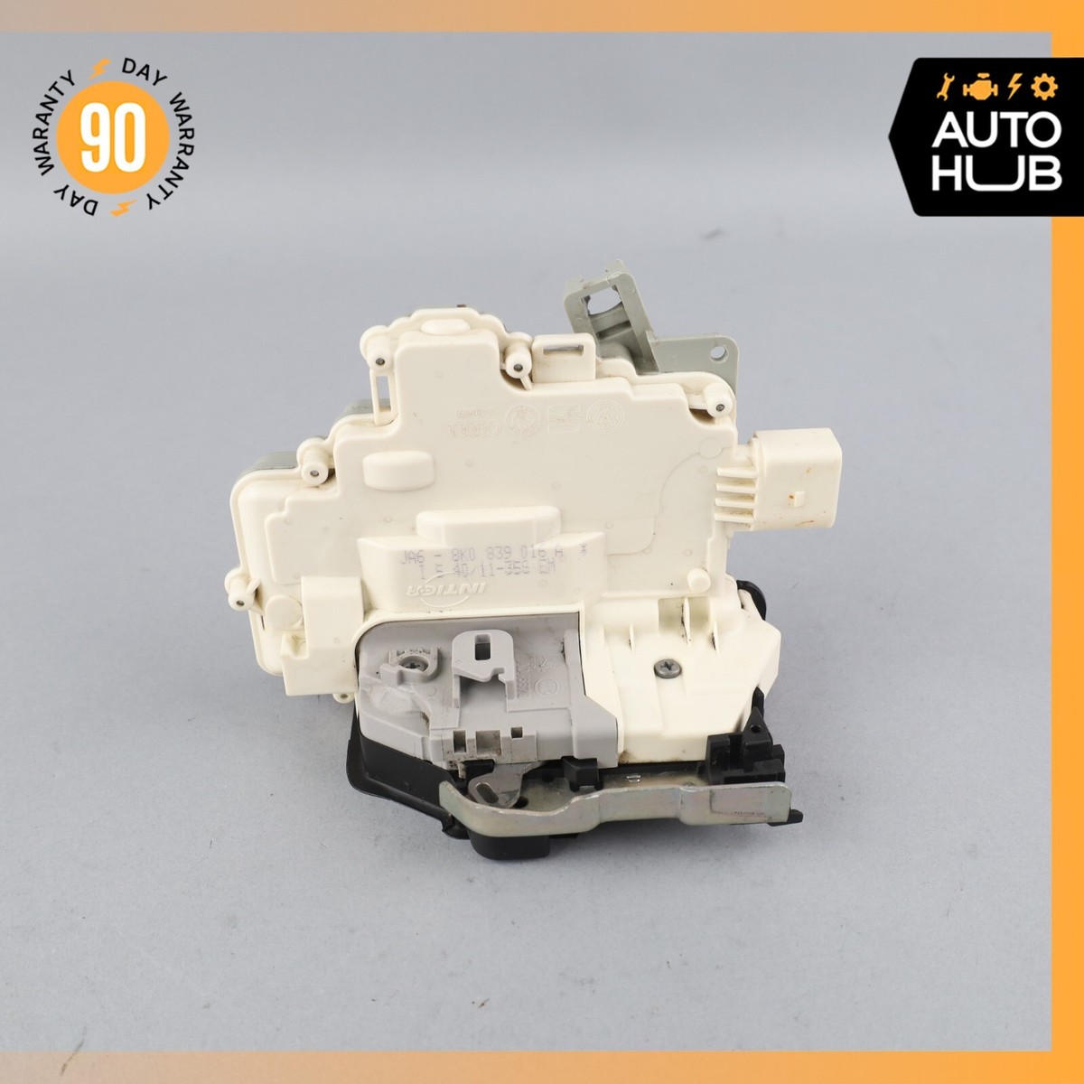 カイエン 958 ドアロックアクチュエーター 8K0 839 016新品 カイエン 958 ドアロックアクチュエーター 8K0 839 016新品 PORSCHE