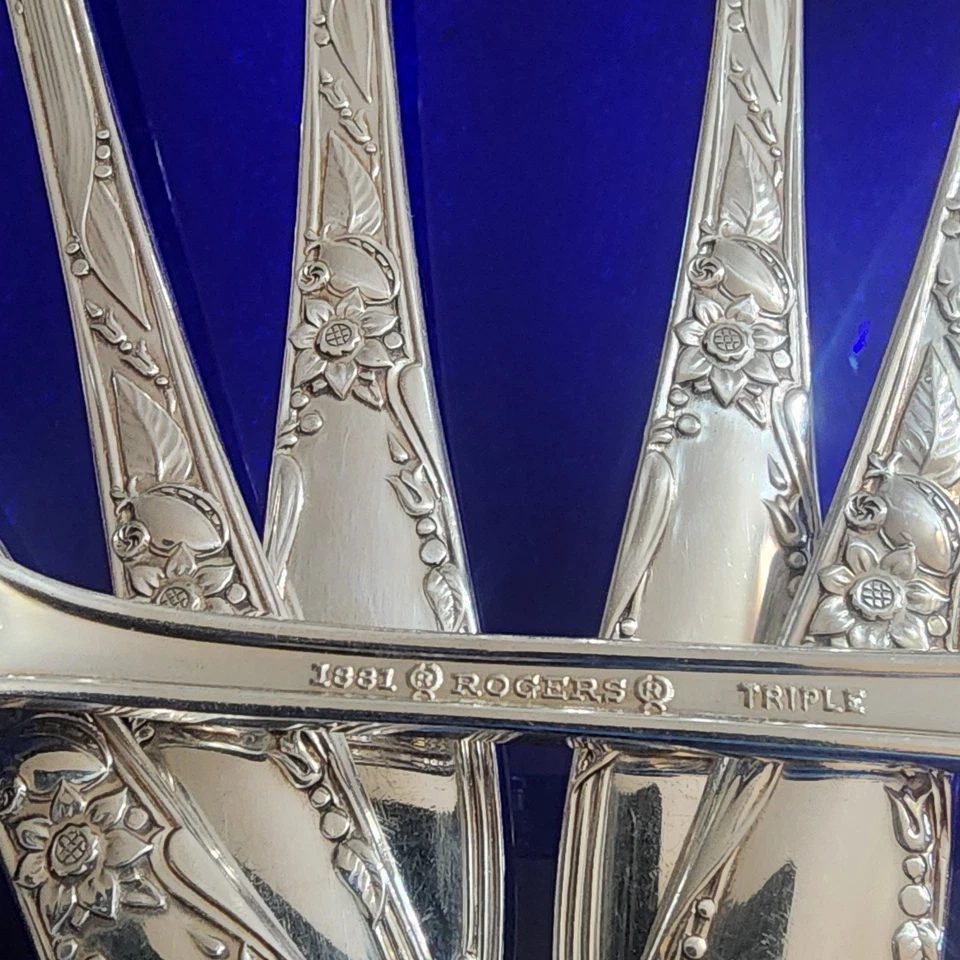 6 Rogers 1881 Oneida Chateau GUMBO Soup Spoons Set Silverplate Triple Plate - Image 3 of 4