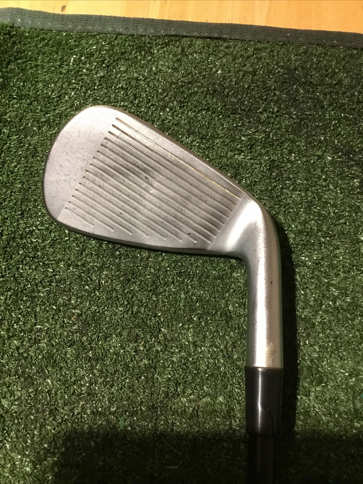 Cleveland Left Handed Ladies Launcher XL 33* 8 Iron Helium 50L Graphite (36.5”) - Image 3 of 4