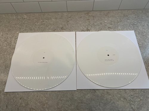 Sleater Kinney No Cities To Love 2 LP Limited Ed White Vinyl W/Poster & Insert - Picture 3 of 3