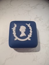 K&ouml;nigsblau Wedgewood Jasperware Queen Elizabeth II Quadratische Schmuckschatulle