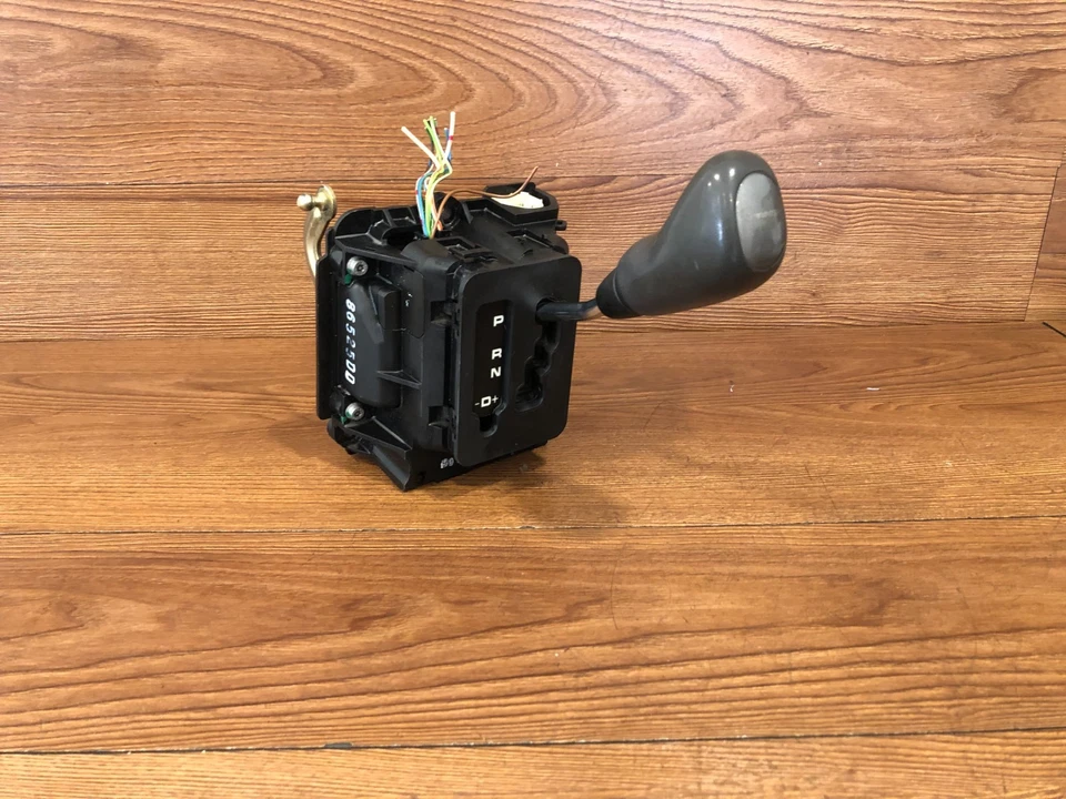 2003-2006 MERCEDES BENZ DODGE SPRINTER 2500 3500 FLOOR GEAR SELECTOR SHIFTER OEM - Image 2 of 4