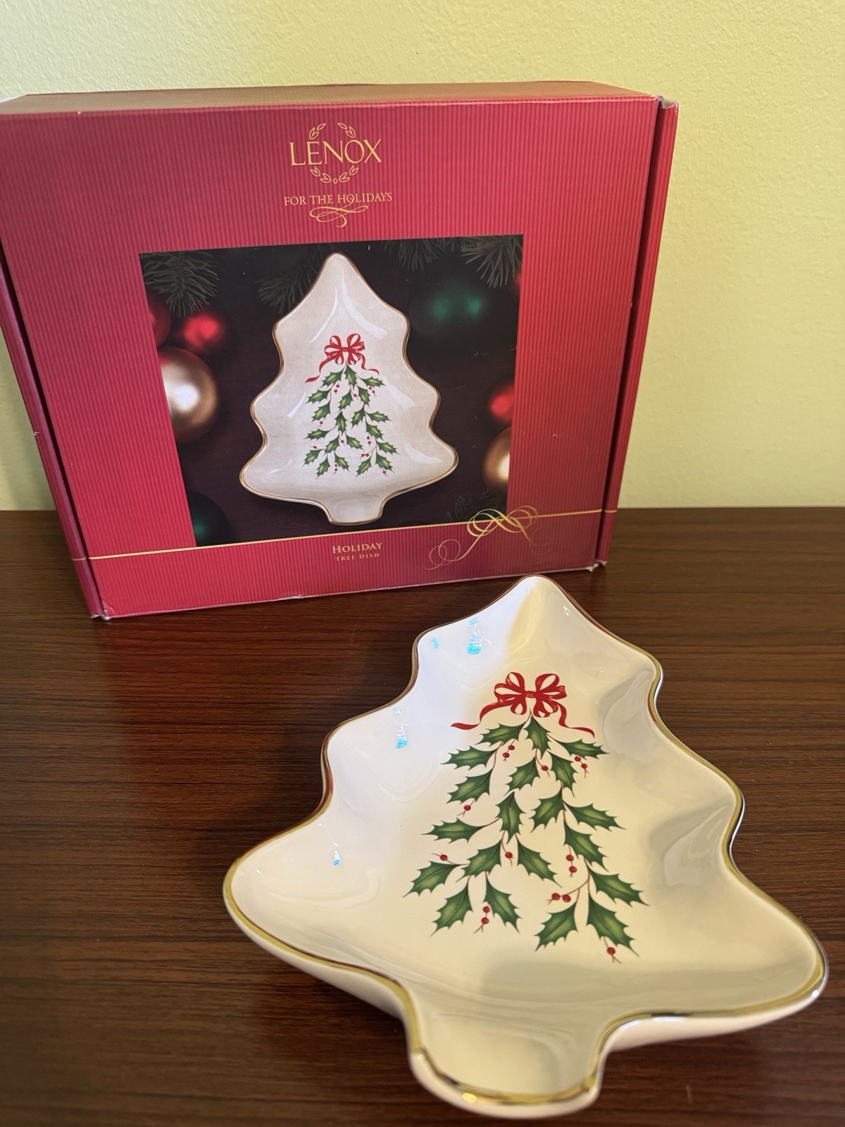Lenox Holiday Tree Dish Christmas Holly Gold Trim Candy Dish EUC w/ Box