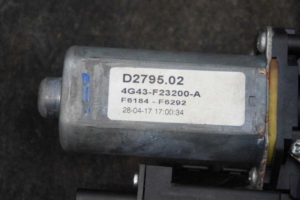 Motor regulador ventana puerta pasajero delantero derecho Aston Martin V8 Vantage 2008 Foto 4 de 4