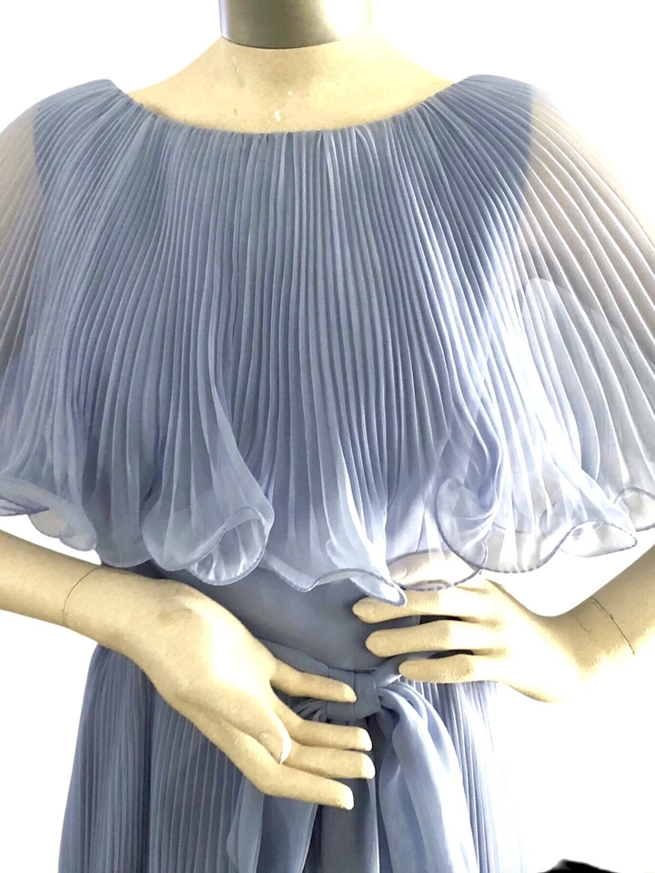 Vestido Midi Vintage Miss Elliette Chifón Acordeón Plisado Volantes Capa Flutter M-L Foto 3 de 4