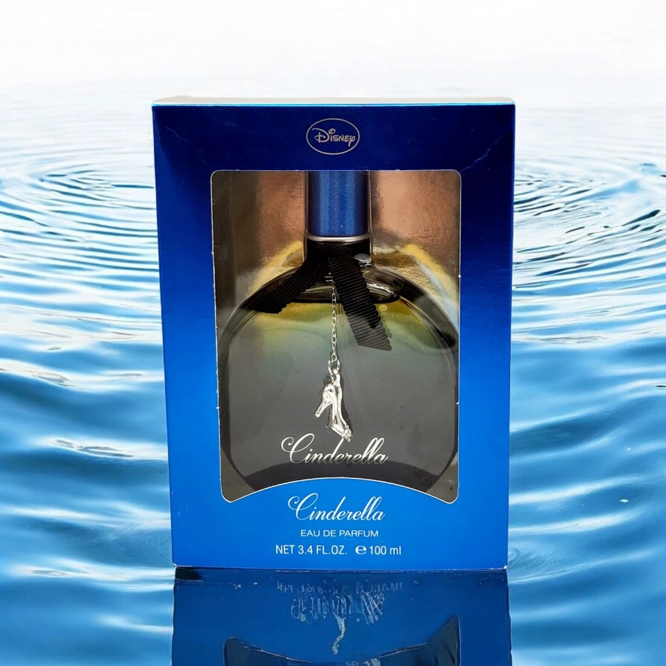 Perfume Disney Cenicienta con Zapato Plateado - 3.4 OZ Foto 2 de 4