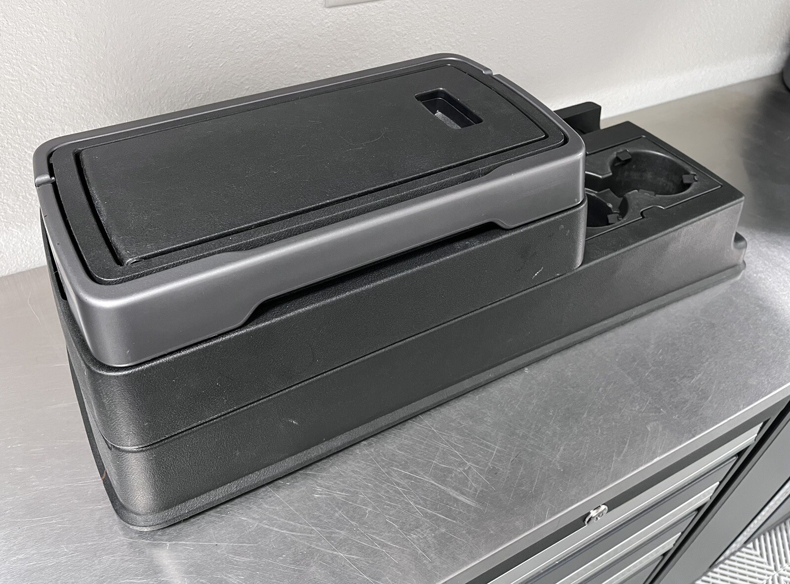 2003 2011 Honda Element EX Center Console Cooler Storage Arm Rest