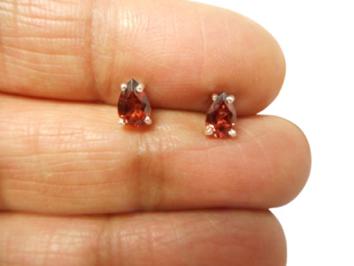 Small Red GARNET  Sterling  Silver  925  Gemstone Stud Earrings