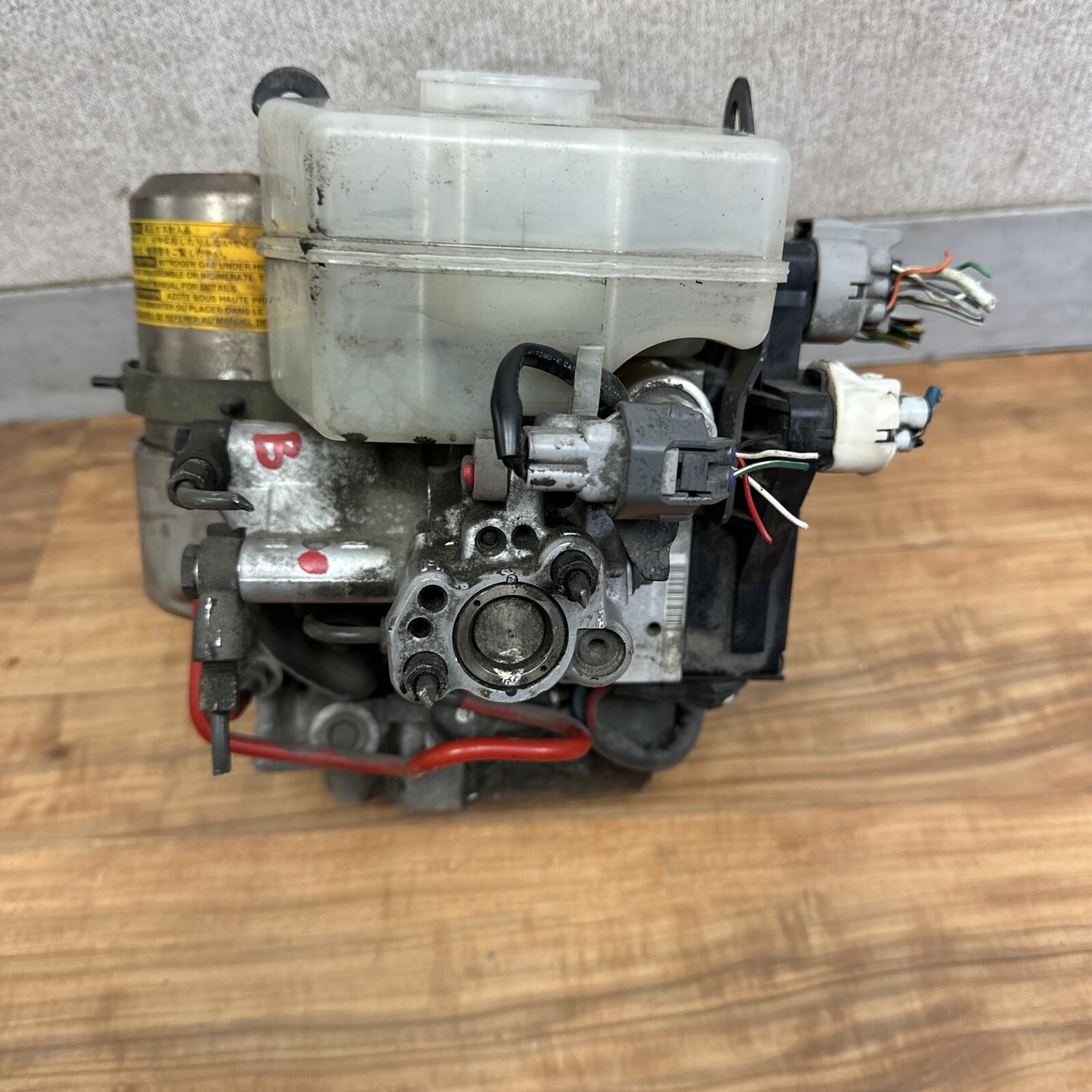 2001 2002 TOYOTA 4RUNNER ABS PUMP ANTI LOCK BRAKE HYDRO BOOSTER 47210