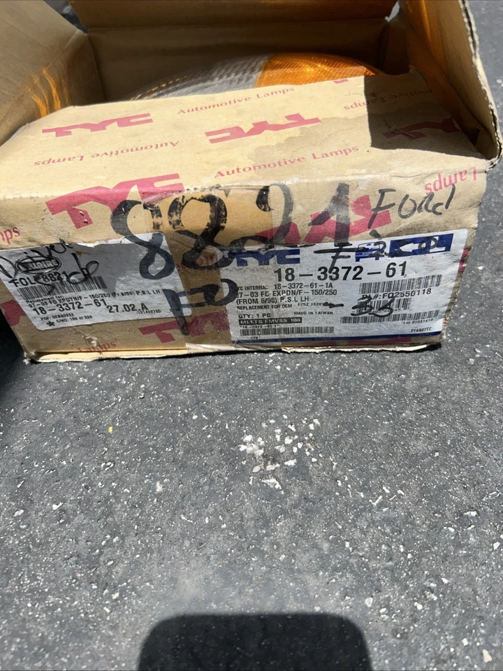 Новая передняя габаритная лампа со стороны водителя для Ford Expedition 1997-2003 - Изображение 2 из 3