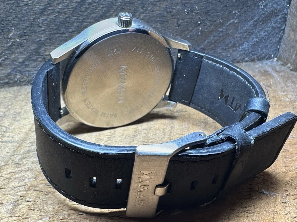 MVMT Minimalista Esfera Blanca Acero Inoxidable Correa de Cuero  Foto 3 de 4