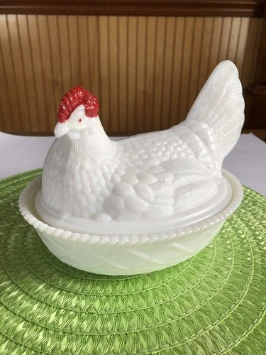 Vintage Westmoreland White Milk Glass Hen On Nest  7 1/2”