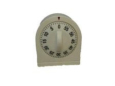 VINTAGE WHITE PLASTIC COOKING TIMER ( works great) (e)