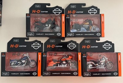 Harley-Davidson Motorcycles 5 Bike Set Series 44 1:18 Scale by Maisto H-D Custom