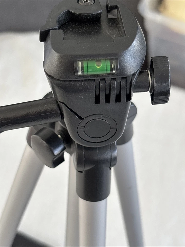 Targus TG-5060TR Camera Tripod W/ Level & Carring Bag - Image 2 of 4