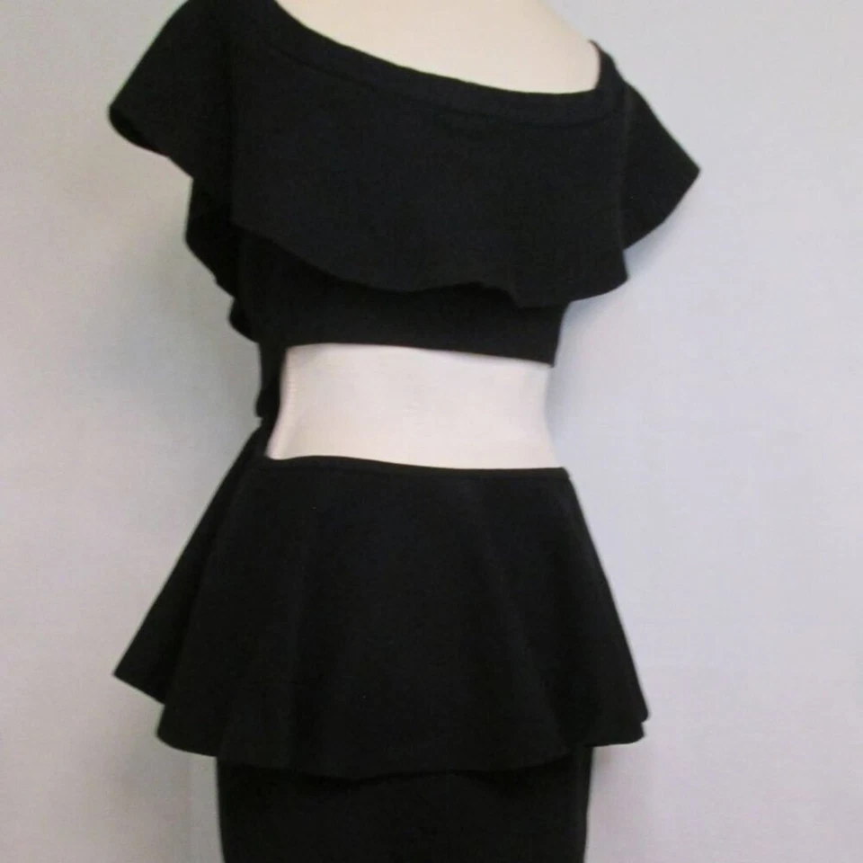 Nuevo con etiquetas Vestido Suéter Rosa Sin Fin Negro Corte Peplum Fuera del Hombro-Grande Foto 3 de 4