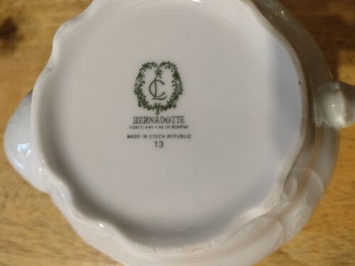Bernadotte Forget Me Not Czech Fine Bone China teiera alta 7" - tutta nuova con scatola - Foto 6 di 19
