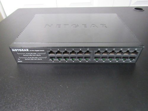 Netgear 24-Port Gigabit Ethernet Unmanaged Switch GS324 - Picture 2 of 7