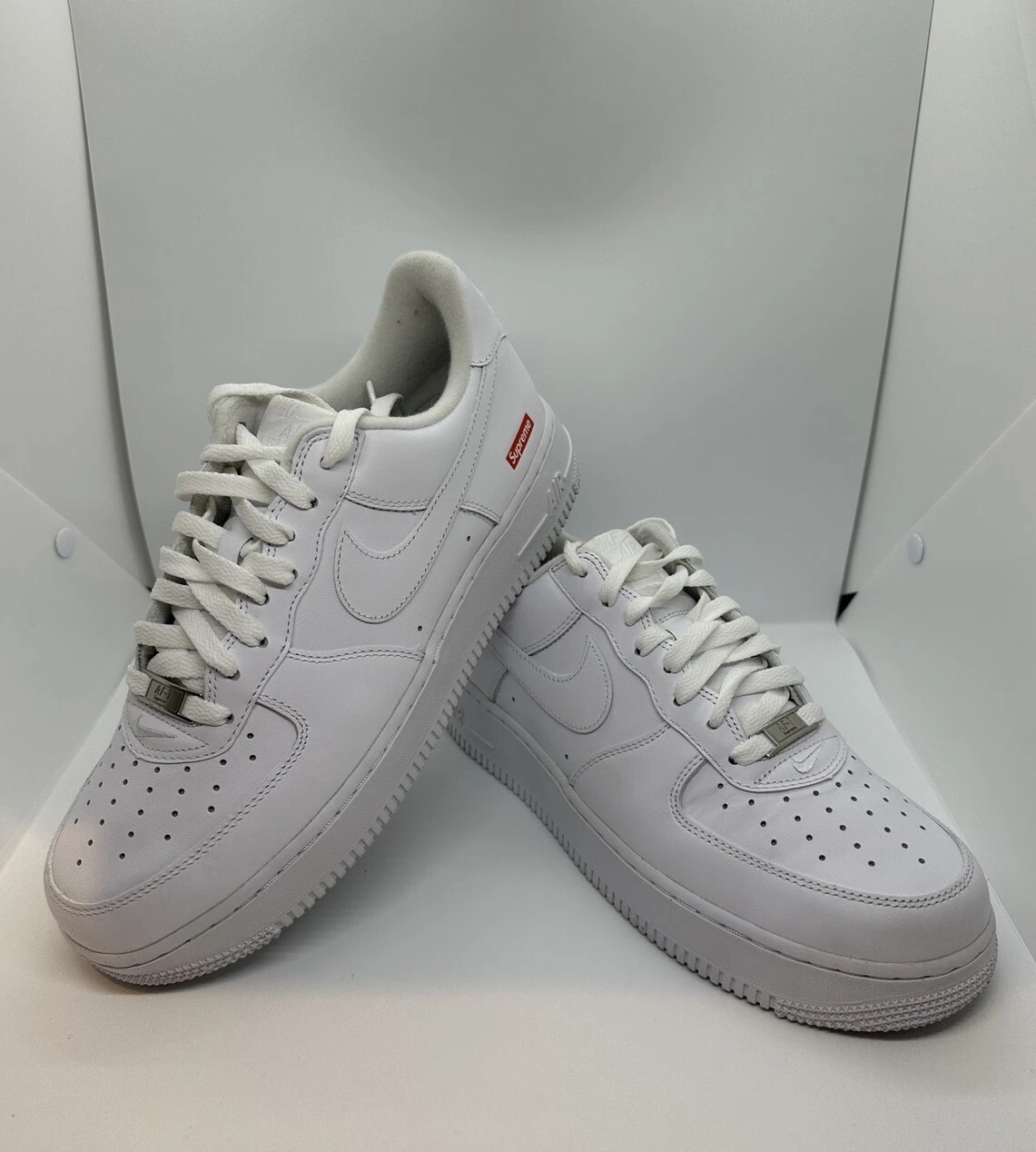 US9   AUTHENTIC✅   WORN ONCE   Air Force 1 x Supreme White
