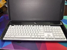*RARE* Special Edition White Tesoro Gram SE Spectrum RGB Mechanical Keyboard