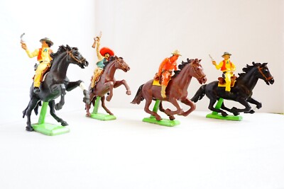 Britains LTD 1971 Deetail Horses Mounted Cowboy, Indian, Bandit Lot of 4 ENGLAND