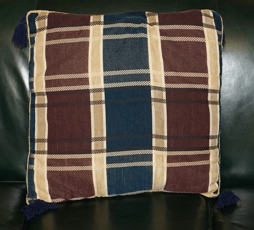 PAIR OF LARGE 55CM TARTAN BLUE VELVET WITH TASSELS SOFA ARMCHAIR CUSHION PILLOWS - Picture 9 of 10